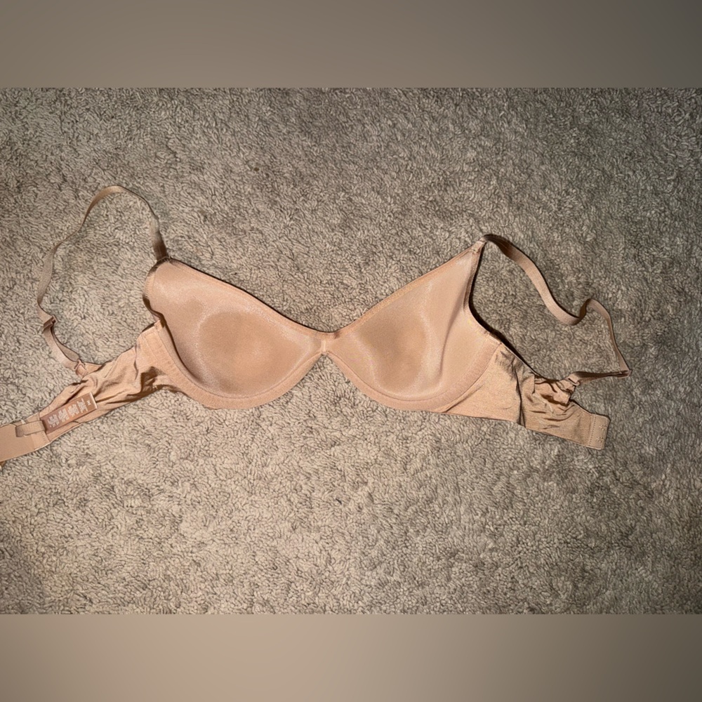 SKIMS Weighless Scoop Bra NWT